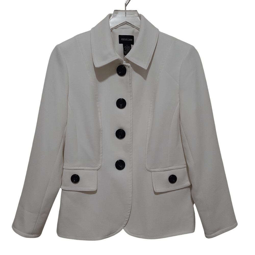 Focus 2000 White Blazer Size 6